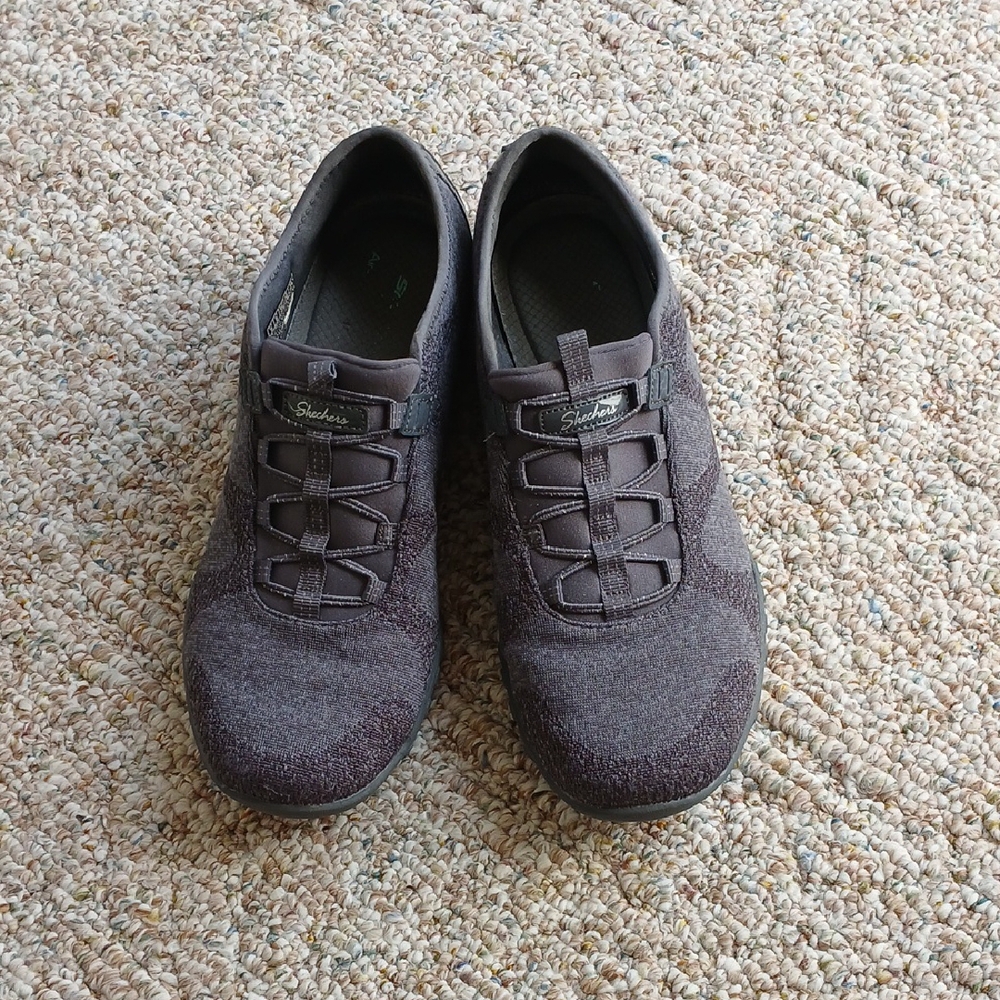 Skechers Breathe Easy Relaxed Fit Charcoal Slip On Bungee Sneakers ~ 9M